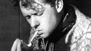 Dylan-Thomas-Smokes